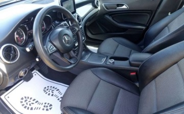Mercedes CLA C117 Shooting Brake Facelifting 1.5 180 d 109KM 2017 Mercedes-Benz CLA 180d 109KM Automat Lopatki Zero korozji Navi Skora 1.5, zdjęcie 8
