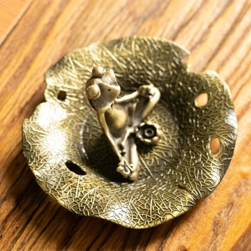 Держатель Crafts Алюминиевая курильница в форме лягушки с подставкой