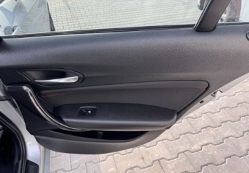 BMW Seria 1 F20-F21 Hatchback 5d Facelifting 2015 118i 136KM 2015 BMW Seria 1 Bezwypadekserwis asoxenonz NiemiecSPORT 1.6 Benzyna 136KM, zdjęcie 25