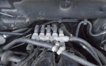 Chevrolet Cruze Sedan 1.8 16V DOHC 141KM 2013 Chevrolet Cruze 2013r, Salonowy, 1.8 BenzynaLPG. Lekko uszkodzony prawy ty, zdjęcie 19