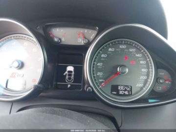 Audi R8 I Coupe 4.2 V8 FSI 430KM 2015 Audi R8 Coupe 4.2 2015 4.2 Benzyna 430KM, zdjęcie 11