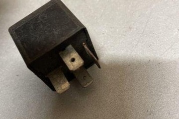 RELÉ AUDI A4 (8EC, B7) 8K0951253 2.0L DIESEL 100KW 2006