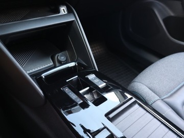 Citroen C4 III SUV 1.2 PureTech 156KM 2021 Citroen C4 1.2 PureTech, Salon Polska, Serwis ASO, zdjęcie 12