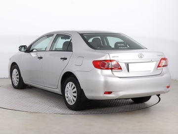Toyota Corolla X Sedan Facelifting 1.4 D-4D 90KM 2013 Toyota Corolla 1.4 D-4D, Salon Polska, Klima, zdjęcie 3