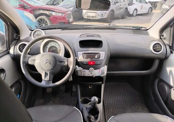 Citroen C1 I Hatchback 5d Facelifting 2012 1.0 i 68KM 2013 Citroen C1 2013r, 1.0 Benzyna. Lekko uszkodzony prawy przod. Jezdzi 68KM, zdjęcie 5