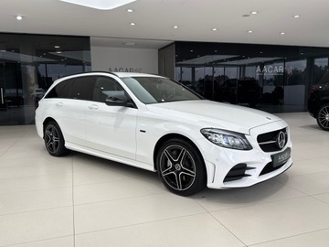 Mercedes Klasa C W205 Kombi Facelifting HYBRYDA 2.0 300 de 306KM 2021 Mercedes-Benz C 300 AMG Line Plug In / 1 właścicie, zdjęcie 4