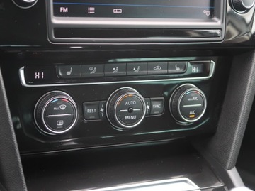 Volkswagen Passat B8 Variant 2.0 TDI BlueMotion SCR 150KM 2016 VW Passat 2.0 TDI, Salon Polska, Serwis ASO, zdjęcie 16