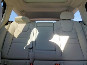 Volvo V60 II  2020 Volvo V60 2.0 T5 254 KM, 4x4, piekny kolor, 2.0 Benzyna 254KM, zdjęcie 9