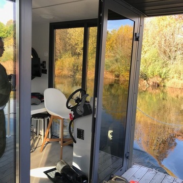 Дом на воде Апарт М (Houseboat)