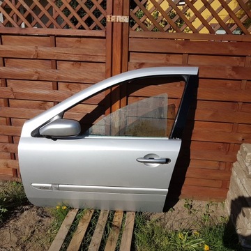 renault laguna 2 drzwi srebrne