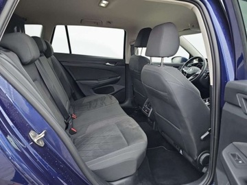 Volkswagen Golf VIII Variant 2.0 TDI 150KM 2022 Volkswagen Golf Variant Style, Reflektory LED, Hak, Ambiente, ACC 2.0 150KM, zdjęcie 12