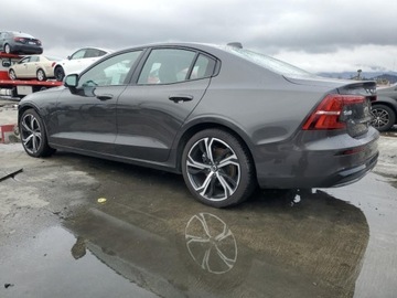 Volvo S60 III 2024 Volvo S60 Ultimate 2024 2.0l 2.0 Benzyna 247KM, zdjęcie 1