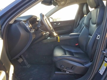 Volvo XC60 II 2021 Volvo XC 60 2021 VOLVO XC60 T6 MOMENTUM 2.0 Benzyna 250KM, zdjęcie 6