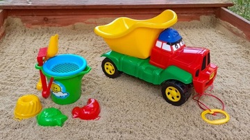 Samochód wywrotka Reks z zestawem do piasku, ciężarówka Reks z zestawem