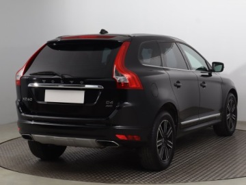 Volvo XC60 I SUV Facelifting 2.4 D4 190KM 2017 Volvo XC60 D4, Salon Polska, Serwis ASO, 187 KM, zdjęcie 4