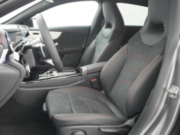 Mercedes CLA C118/X118 Shooting Brake Facelifting 1.3 200 163KM 2024 CLA 200 AMG Line Shooting Brake 1.3 (163KM) 2024, zdjęcie 5