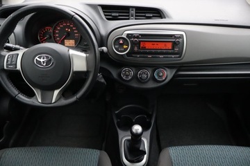 Toyota Yaris III Hatchback 5d 1.0 VVT-i 69KM 2011 Toyota Yaris 1.0 VVT-i, Salon Polska, Serwis ASO, zdjęcie 11