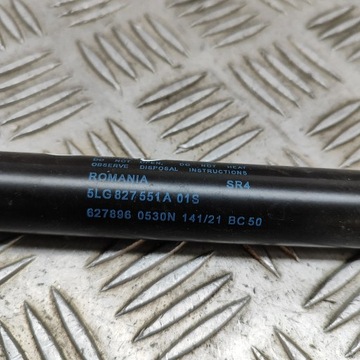 SKODA ENYAQ IV 2021 PRAVÁ STRANA TLUMIČ KRYT ZADNÍ KUFRU