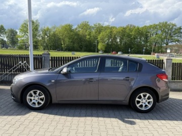 Chevrolet Cruze Hatchback 5d 2.0 VCDI 16V DOHC 163KM 2013 Chevrolet Cruze 1,6 benzyna 126 ps 93 tyś km, zdjęcie 2