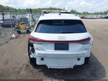Audi Q4 2024 Audi Q4 e-tron Premium Plus 55 Quattro 2024 Elektryczny 335KM, zdjęcie 3
