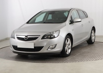 Opel Astra J Hatchback 5d 1.7 CDTI ECOTEC 110KM 2012 Opel Astra 1.7 CDTI, Navi, Klima, Klimatronic, zdjęcie 1