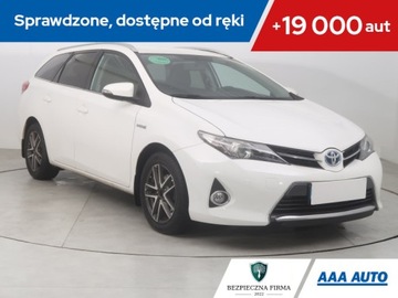 Toyota Auris II Touring Sports Hybrid 135 136KM 2014 Toyota Auris Hybrid, Salon Polska, Serwis ASO