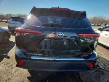 Toyota Highlander III 2022 Toyota Highlander 2022 TOYOTA HIGHLANDER LE 3.5 Benzyna 295KM, zdjęcie 3