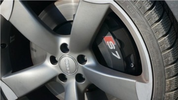 НАКЛЕЙКА AUDI S7 НА ТОРМОЗНОМ СУППОРТЕ, ПЕРЕДНЯЯ РАМКА