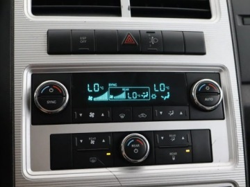 Dodge Journey 2.0 CRD 140KM 2010 Dodge Journey 2.0 CRD, Automat, 7 miejsc, Klima, zdjęcie 16