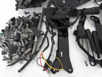 Болты + шайбы + клипсы и т.д. KTM Duke 790, 19r ABS