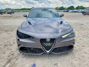 Alfa Romeo Giulia II Sedan 2.9 V6 510KM 2018 Alfa Romeo Giulia Alfa Romeo Giulia Quadrifoglio 2.9 Benzyna 510KM, zdjęcie 4
