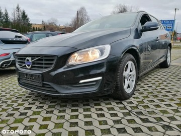 Volvo V60 I Kombi Facelifting 2.0 T3 DRIVE-E 152KM 2016 Volvo V60 I 2.0 T3 2,0, bezwypadkowy, zdjęcie 4