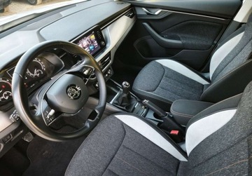 Skoda Kamiq Crossover 1.0 TSI 110KM 2022 Skoda Kamiq Style, Tempomat, Kamera cofania, Kessy, Asystenci, Bezwypadkow, zdjęcie 6