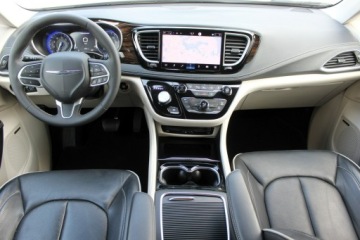Chrysler Pacifica II 2023 Chrysler Pacifica 4X4 7 osób Panorama, zdjęcie 11