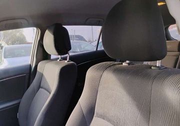 Toyota Avensis III Wagon 2.0 D-4D 126KM 2011 Toyota Avensis I rej 2012r, 2.0 Diesel. Lekko przetarty prawy bok. Jezdzi., zdjęcie 7