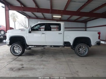 Chevrolet Silverado II 2022 Chevrolet Silverado 2022r., 2500HD LTZ, od ubezpieczalni 6.6 Benzyna 445KM, zdjęcie 3