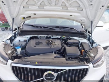 Volvo XC40 2023 Volvo XC 40 B5 Plus Bright Theme 2023 2.0l 2.0 Benzyna 247KM, zdjęcie 8