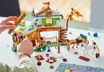 Осенняя конюшня LEGO Friends 41745