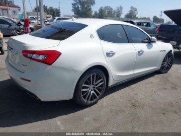 Maserati Ghibli III 2018 Maserati Ghibli S Q4, 2018r., 4x4, 3.0L 3.0 Benzyna 424KM, zdjęcie 2