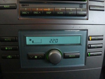 KONZOLA PANEL VENTILACE TOYOTA COROLLA VERSO II