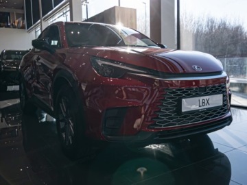 Lexus LBX 1.5 Hybrid 136KM 2025 Od ręki - LBX 1.5 Hybrid 136KM | Czujniki parkowania!, zdjęcie 2