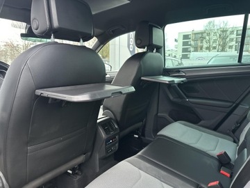 Volkswagen Tiguan II SUV 2.0 TSI BlueMotion Technology 220KM 2018 Volkswagen Tiguan 2.0 TSI 220KM R-line, ASO, Salon, zdjęcie 32
