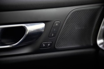 Volvo S60 II Sedan Facelifting 2.0 T4 DRIVE-E 190KM 2019 INSCRIPTION__ KAMERY 360__PANORAMA__HARMAN KARDON, zdjęcie 34