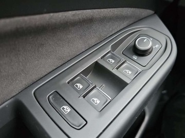 Volkswagen Golf VIII Variant 2.0 TDI 150KM 2022 Volkswagen Golf Variant Style, Reflektory LED, Hak, Ambiente, ACC 2.0 150KM, zdjęcie 20