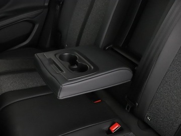 Peugeot 3008 II Crossover 1.2 PureTech 130KM 2019 Peugeot 3008 Automat Virtual Navi Kamera cofania, zdjęcie 39