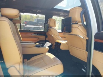 Jeep Grand Cherokee IV 2022 Jeep Grand Cherokee Series III 2022 6.4l 6.4 Benzyna 471KM, zdjęcie 11