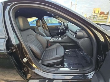 Alfa Romeo Giulia II 2024 Alfa Romeo Giulia Quadrifoglio 2024 2.9l 2.9 Benzyna 505KM, zdjęcie 8