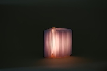 НАСТОЛЬНАЯ СВЕТОДИОДНАЯ ЛАМПА, СКЛАДНАЯ, СВЕТЯЩАЯСЯ ДЕРЕВЯННАЯ КНИГА