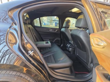 Alfa Romeo Giulia II Sedan Facelifting 2.0 Turbo 280KM 2023 ALFA ROMEO GIULIA ESTREMA A TI Q4, 2.0l Turbo 280KM Bezwypadkowy 23,434km, zdjęcie 32