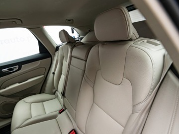 Volvo XC60 II 2021 VOLVO XC60 B4 D AWD Momentum Pro aut Suv 197KM 2021, zdjęcie 25
